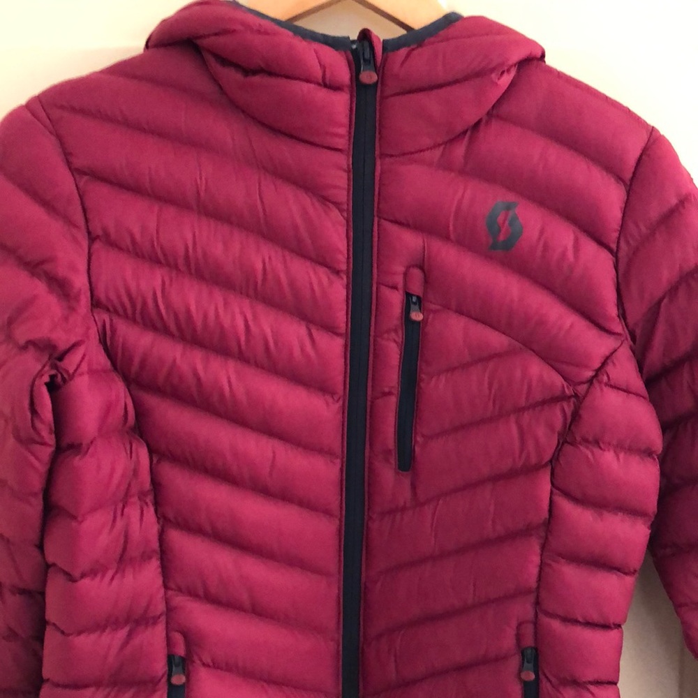 Scott Lightweight Hooded Puffer